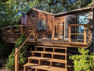 Quaint Lakeside Cabin for a Peaceful Family Getaway Surrounded by Nature by Province Lake in New Hampshire - Ossipee - 0