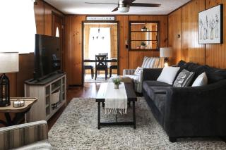 Cozy Mountain Cabin with Hot Tub & Scenic Views in Stanley, Virginia - 1