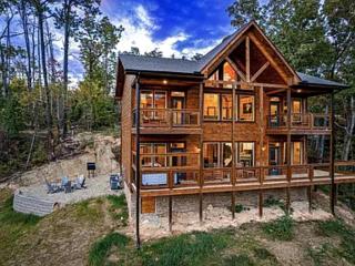 Secluded Modern Cabin with Hot Tub & Game Room near Dollywood in Pigeon Forge, Tennessee - 8