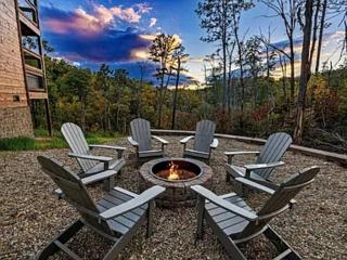 Secluded Modern Cabin with Hot Tub & Game Room near Dollywood in Pigeon Forge, Tennessee - 5