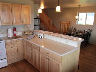 Scenic Vacation Cabin with 360° Mountain Views near Yellowstone National Park in Madison River Valley, Montana - 5