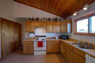 Quaint Vacation Rental with Madison River Views near Yellowstone in Southwest Montana - 4