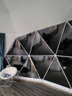Stunning Dome on the Bay of Quinte for an Unforgettable Glamping Getaway near Deseronto, Ontario - 6