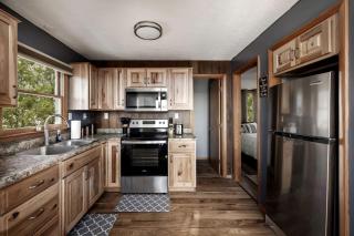 Splendid Mountaintop Cabin Retreat near South Branch Potomac River in West Virginia - - 4