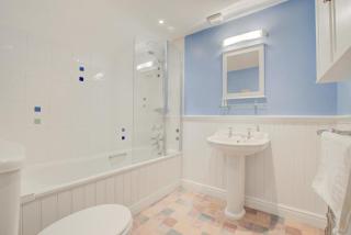 Sandcastle Cottage - 3
