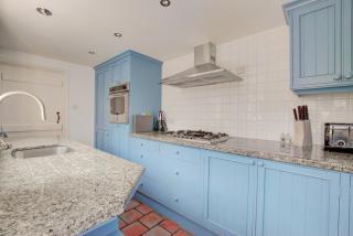 Sandcastle Cottage - 1