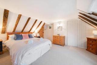 Holly Cottage - 1