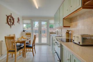 Corner Cottage - 5