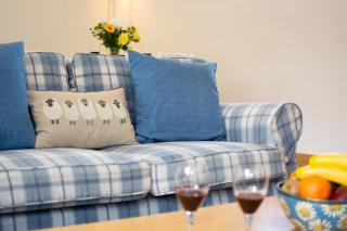 Dockings Cottage - Hindringham - 2