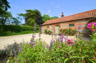 Dockings Cottage - 4