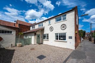 The Old Coach House - 7