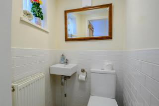 Black Cottage - 4