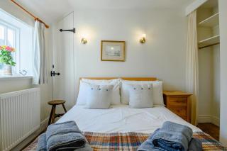 Black Cottage - 3