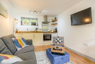 Half Moon Cottage - 8