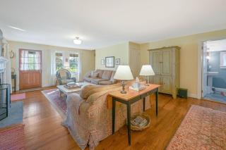Gorgeous Hamptons Farmhouse - Get the Beach without the Traffic! - 9