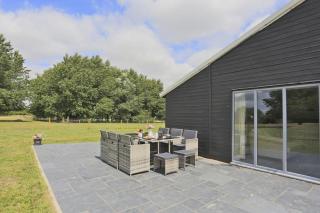 Lavender Cottage - 2