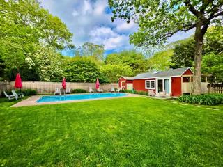 Gorgeous Hamptons Farmhouse - Get the Beach without the Traffic! - 7