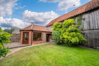 Church Barn - Saxlingham - 9