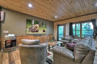 The Lst Shepherd - Game Nights, Hot Tub Soaks & Outdoor Fireside TV - 5