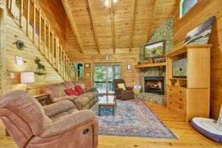 Our Favorite Place - Unwind in the Hot Tub or Relax by the Creekside Firepit - 0