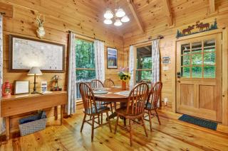 Our Favorite Place - Unwind in the Hot Tub or Relax by the Creekside Firepit - 7