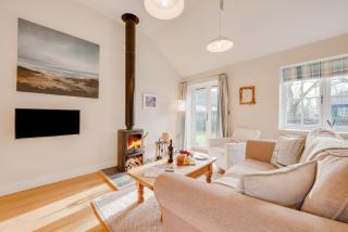 Sundial and Woodland Lodge - Wilby - 2