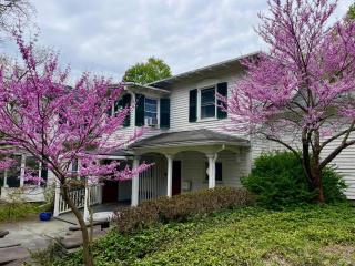 Twin Oaks Near Lake Wallenpaupack Historic Home - Hawley - 0