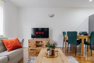 2 Bedroom flat near Old Trafford - 7