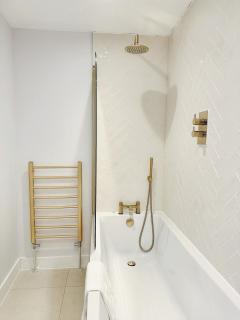 4 Beds Work Housing Near Croydon with Free Parking, High Speed WIFI sleeps up to 9 - Coulsdon - 8