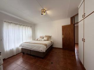 Giribes House Number 1 Kleine Kuppe - Windhoek - 2