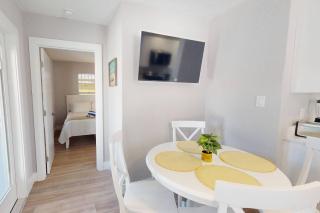 2 - Island Paradise Cottages - Sea Breeze - 2