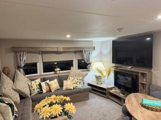Luxury 3-Bed Caravan at Haven Holiday Park, All-Hallows - 9