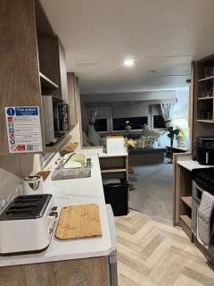 Luxury 3-Bed Caravan at Haven Holiday Park, All-Hallows - 3