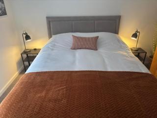City Centre Apartment 2 Bedroom - 9