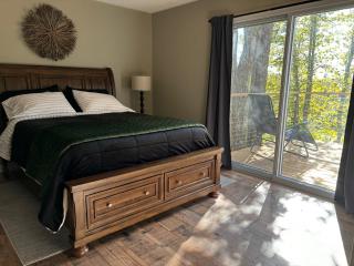 Peaceful Year Round Lakefront Getaway Nickel Lake - 2