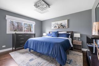 Spacious Home in Chicago Suburbs - Lombard - 6
