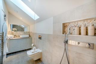 The Beach Hideaway - Lancing - 2