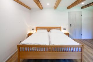 Landhaus Auerling, Chalet am Wald mit Sauna, Kamin & Garten - 2