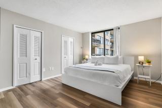 Stylish Crystal City Flat - Gym & Pool - 9