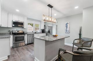 5B Well-Equipped Bungalow & Pool - 0