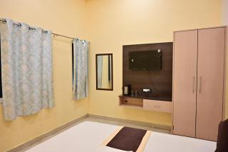 Hotel Siddhivinayak I Luxury Stay Near Kashi Vishwanath - 3