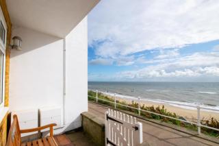 Flat 1 Beach House 4 East Cliff - 7