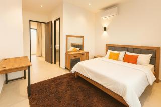 Luxury 3BR Apt Near Ngor Beach Balcony & Wi-Fi - 4