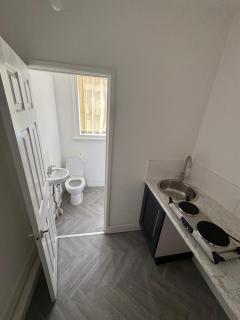 The Cozy House - Wolverhampton - 8