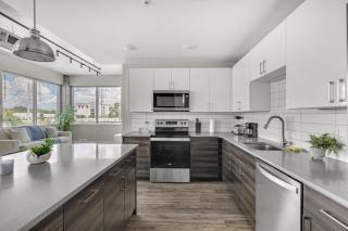 Tropicana Stadium 2 Bed In DWTWN With Free Parking - 2