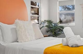 1BD Walk to Central Ave Beaches Dining Shops - 5