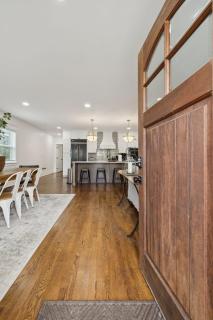 Nash Urban Oasis with Rooftop and Modern Amenities - 5