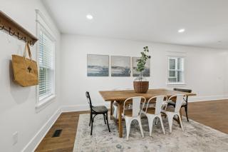 Nash Urban Oasis with Rooftop and Modern Amenities - 1
