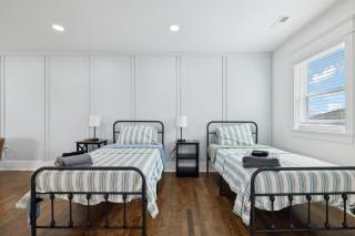 Nash Urban Oasis with Rooftop and Modern Amenities - 6