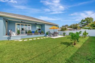 Bright New Home Family Oasis Near the Shore - 7